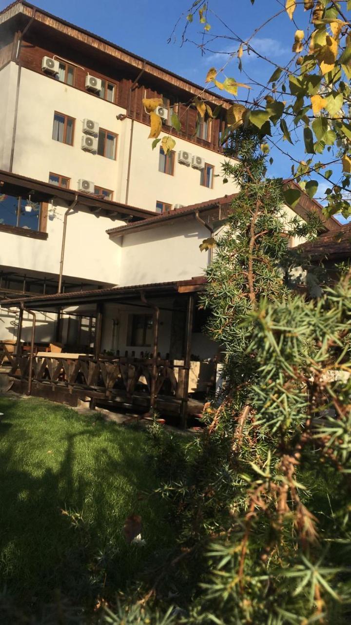 Hotel Casa Vlahilor Ramnicu Valcea Ngoại thất bức ảnh