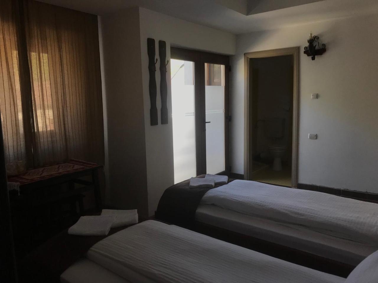 Hotel Casa Vlahilor Ramnicu Valcea Ngoại thất bức ảnh