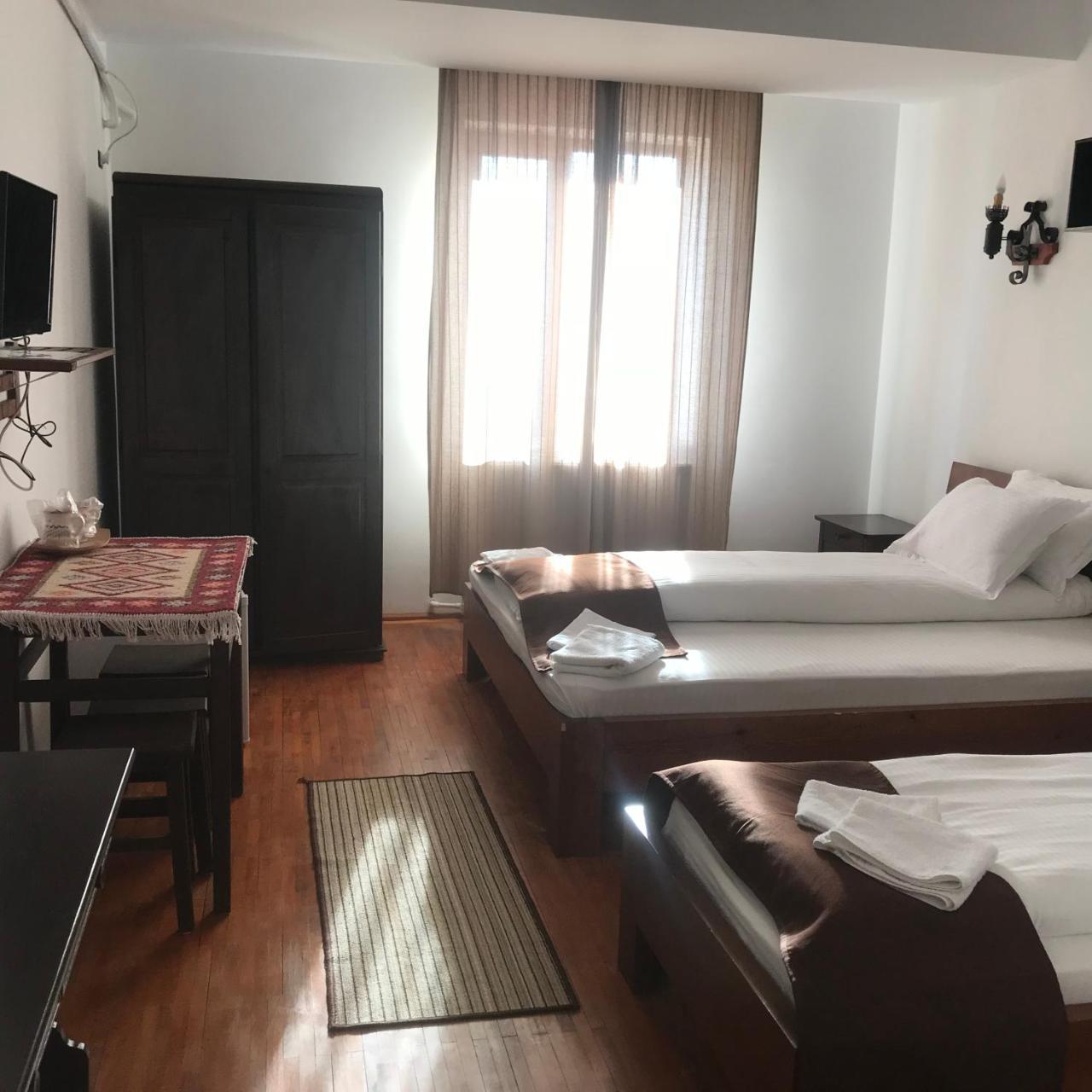 Hotel Casa Vlahilor Ramnicu Valcea Ngoại thất bức ảnh